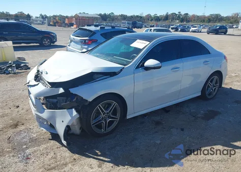 2020 Mercedes-Benz A 220 4Matic z USA, uszkodzony, nr VIN W1K3G4FB4LJ228984